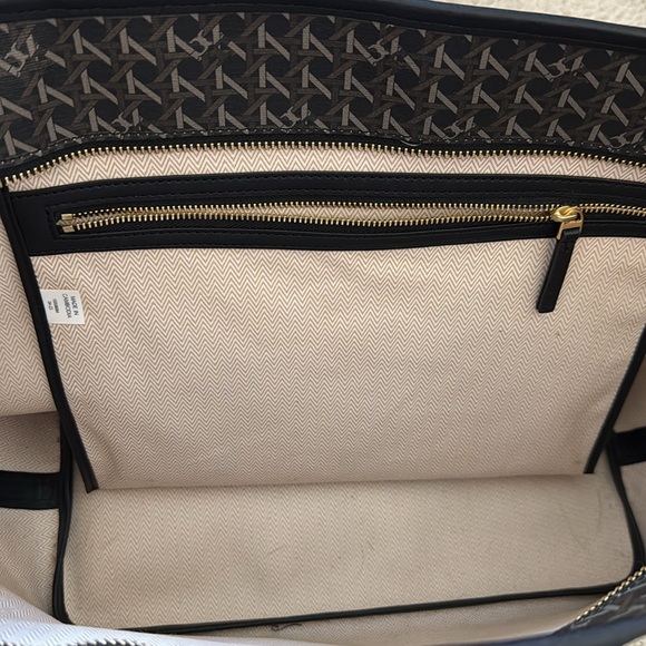 Tory Burch Tote - Picture 5 of 9